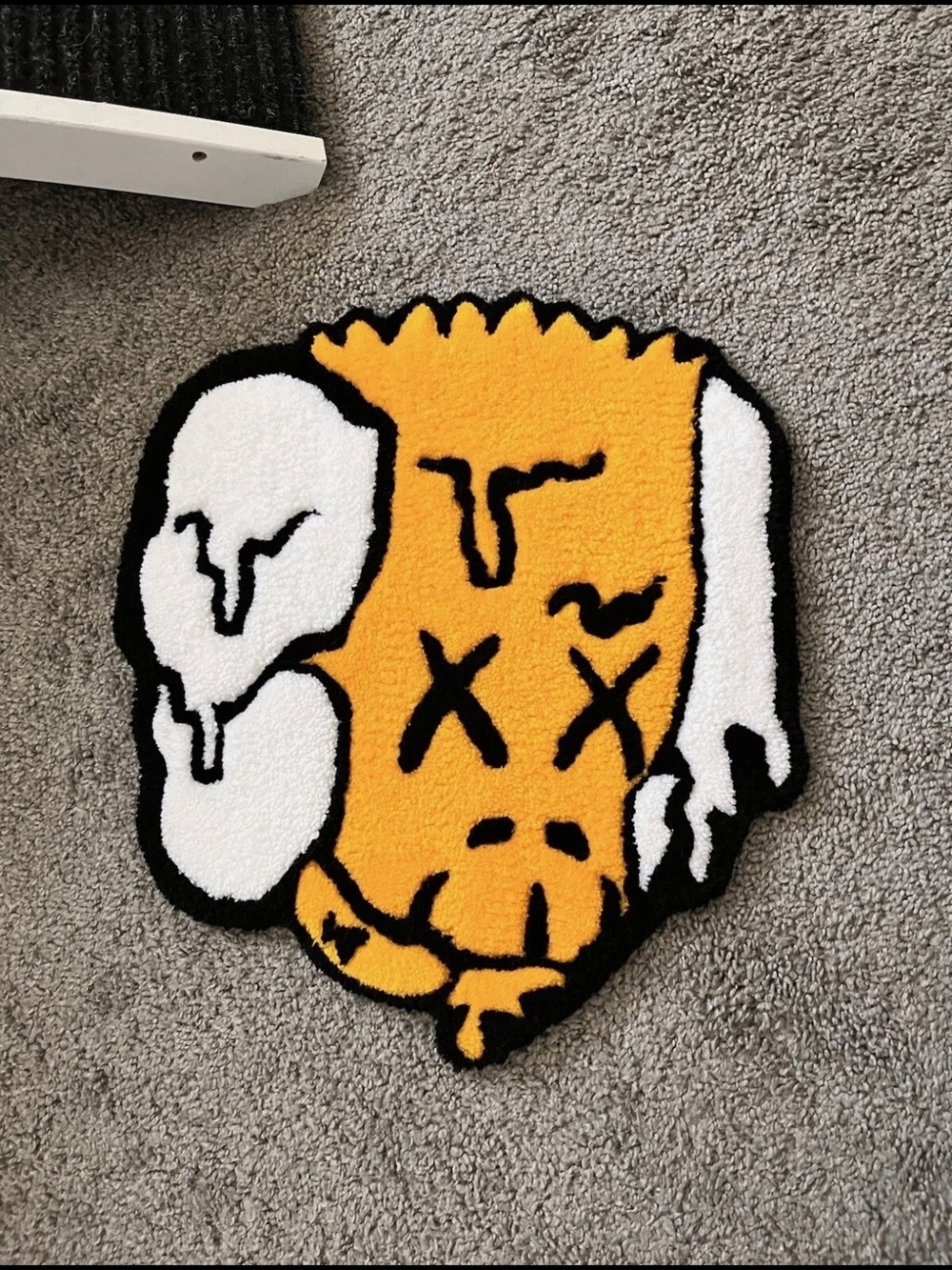 Simpsons Artistic Yellow & White Decorative Rug - Modern Pop Art Accent